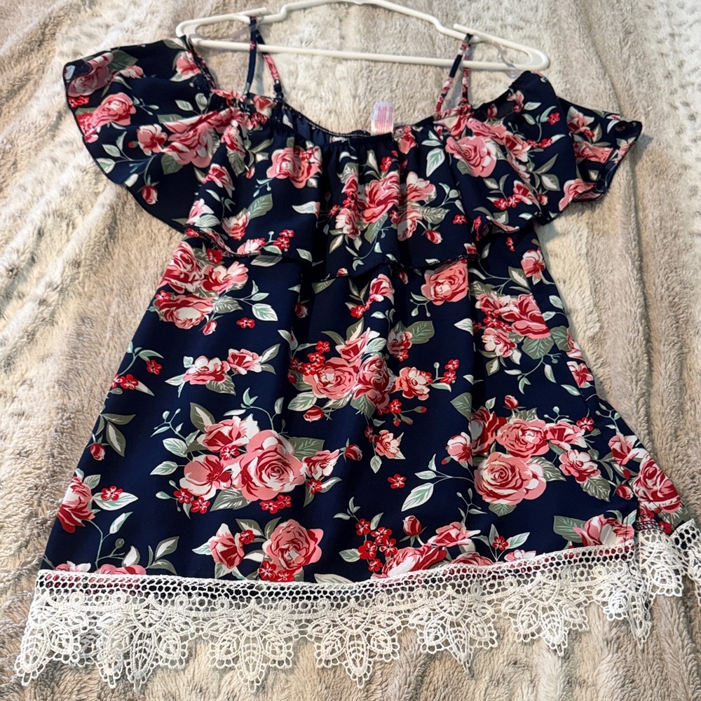 NO BOUNDARIES Floral Off-Shoulder Top with Lace Hem